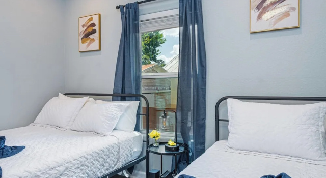 Heaven-sent Convenient 4br/ 3BA Near Downtown, Varaa Lomakoti Bexar County hotellit, joissa on pysäköinti, Pysäköinti