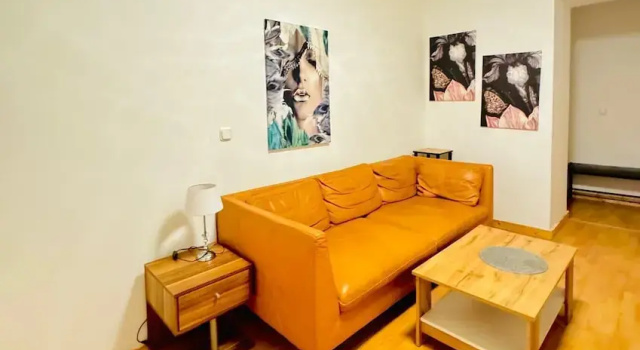 Cozy 2BR Apt Sleeps 6 Direct City Access, Брондау Пәтер Vienna Austria