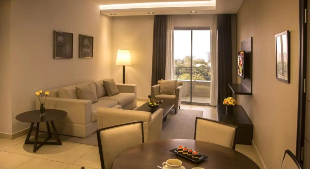 Люкс с 2 комнатами Kin Plaza Arjaan by Rotana