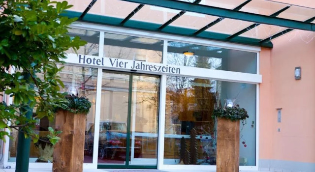 Hotel Vier Jahreszeiten, Забронировать Отель Бад-Райхенхалль Район Берхтесгаден, рядом с Термальный комплекс Rupertus Therme