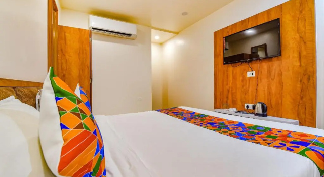 Номер Premium FabHotel Prime Rudra