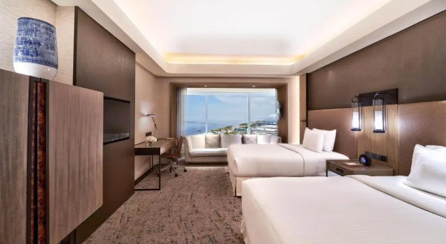 Двухместный номер Executive с видом на залив Conrad Manila