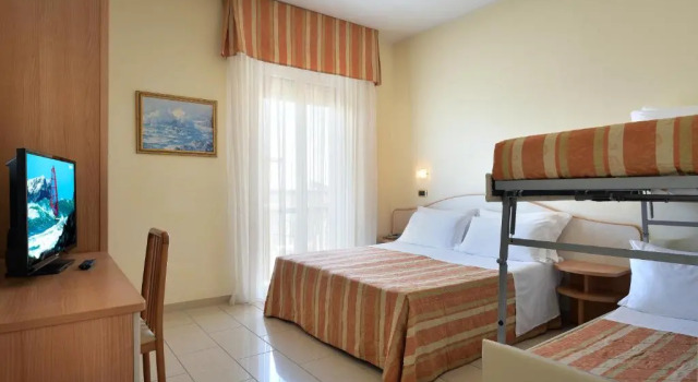 Четырёхместный номер Hotel Elisir