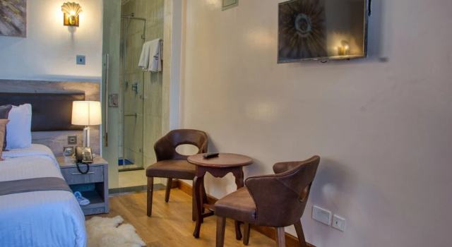 Aberdare Prestige & Royal Cottages, Book Bed and Breakfast Nanyuki Laikipia