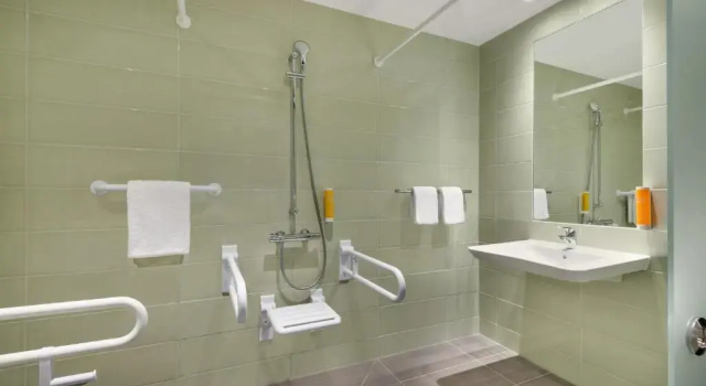 Номер Accessible Barrier-Free Standard Premier Inn Koblenz City