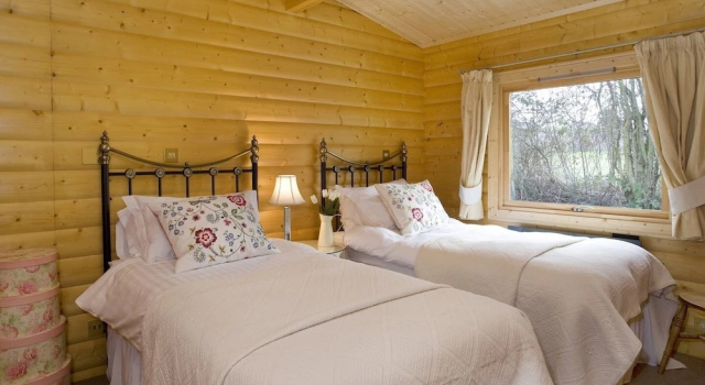 Апартаменты Cherbridge Lodges - Riverside lodges, short lets (business or holidays)