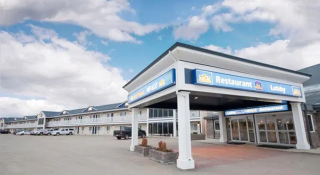 Кровать в общем номере Best Western PLUS Mirage Hotel and Resort