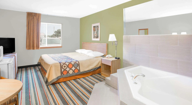 Super 8 by Wyndham East Moline, Забронировать Отель Ист-Молайн Quad Cities