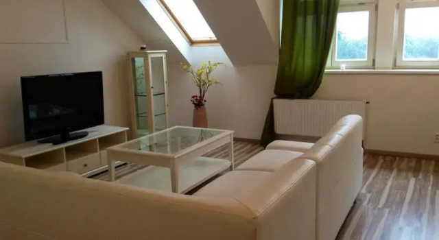 Apartment Rybalkova, Забронировать Апартаменты/квартира Прага Чехия, рядом с Станция метро Jiřího z Poděbrad