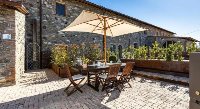 Appartamento in casale con piscina Casa I Pavoni, Забронировать Апартаменты/квартира Кьянни Тоскана