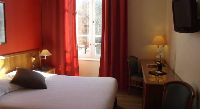 Inter Hotel Grand Hotel Saint-Pierre, Rezervați Hotel Aurillac Cantal, lângă Cantal Auvergne Stadium