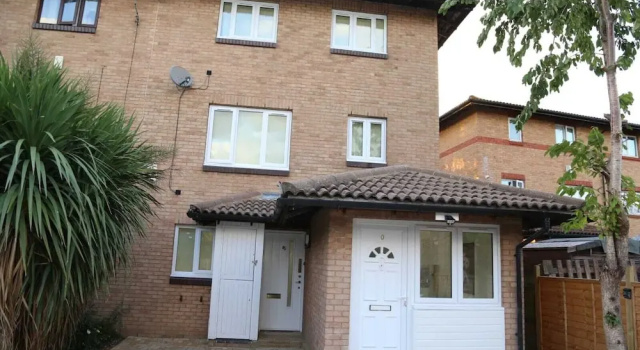 Budget 4-bedrooms In Thamesmead