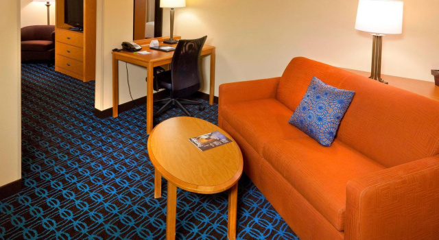 Четырёхместный люкс Fairfield Inn and Suites San Bernardino