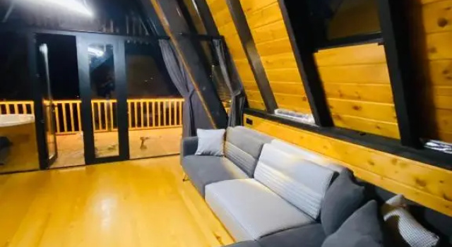 Номер Standard с видом на озеро Vadiyebak Suit Bungalov