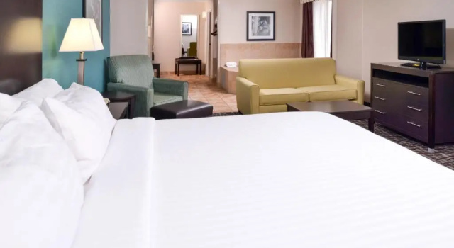Люкс Holiday Inn Express & Suites North Lima by IHG