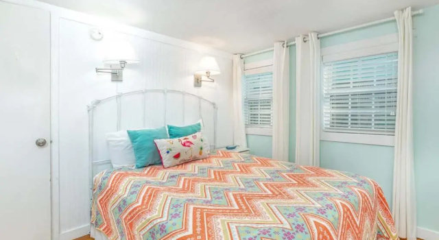 Blue Crab Cottage by Tybee Vacation Rentals