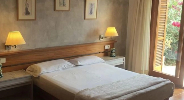 Tranquil Villa in Ibiza with Swimming Pool, Забронировать Вилла Виллы Ибица, Вилла