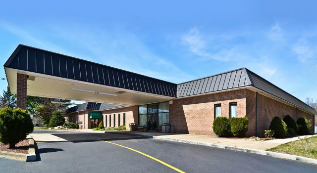 Quality Inn Pocono Resort, Забронировать Курортный отель Озеро Хармони Пенсильвания