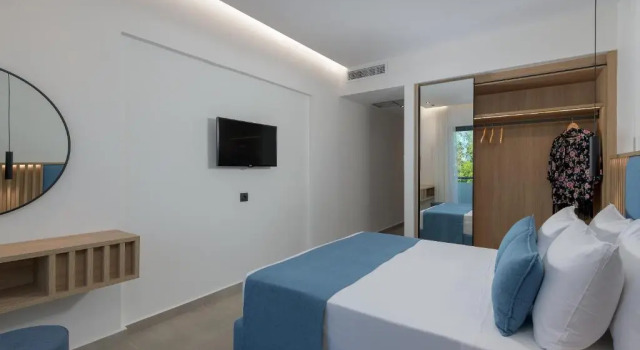 Трёхместный номер Standard Blue Sea Holiday Village