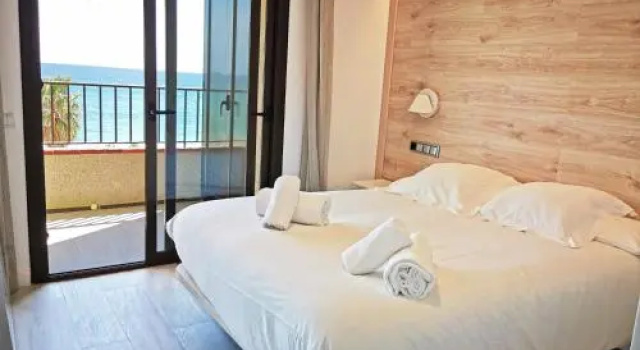 Apartaments Primera Linea Torre Valentina, Забронировать Отель Калонже Baix Empordà
