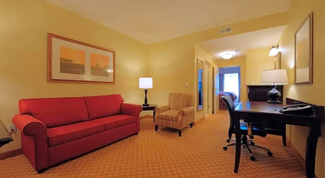 Четырёхместный люкс Country Inn & Suites by Radisson, Columbia at Harbison, SC