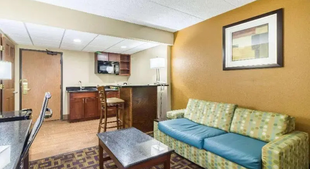 Люкс Quality Inn & Suites Arden Hills - Saint Paul North