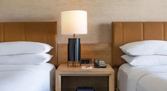 Четырёхместный номер Deluxe с балконом и с видом на залив Sheraton Puerto Rico Resort & Casino