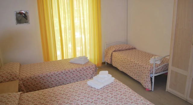 Четырёхместный семейный номер Standard с балконом Hotel Cristoforo Colombo