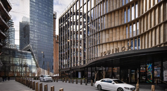 Equinox Hotel New York, Rezervovat Hotel Hudson Yards Lower East Side, blízko Fashion Institute of Technology