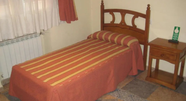 Одноместный номер Standard с красивым видом из окна Hostal El Pinar