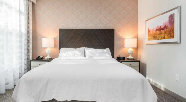 Люкс Embassy Suites Louisville Downtown