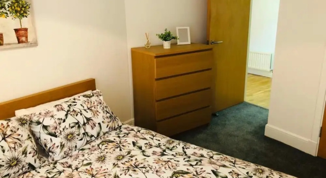 Remarkable 2 Bed Apartment in Edinburgh