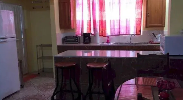 Criss Cross Visitor's Accommodation, Забронировать Отель Отели Арока с парковкой, Парковка