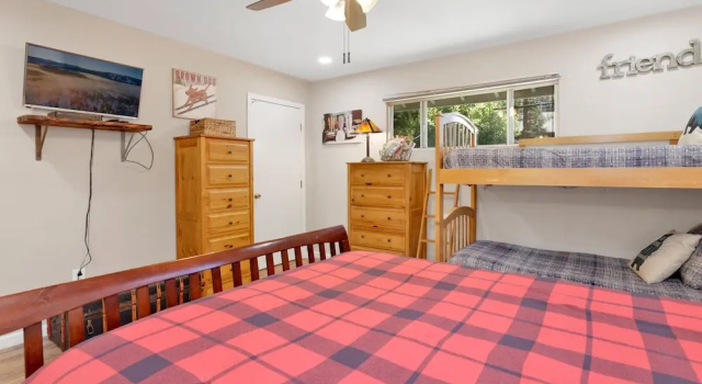 Cozy up to Summit-1651 by Big Bear Vacations, Varaa Lomakoti Big Bear Lake USA