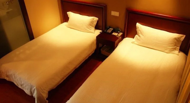 Greentree Inn Jiading Huancheng Road Express, Забронировать Отель Цзядин район Шанхая, рядом с Норт Цзядин
