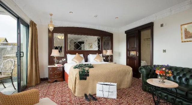 Полулюкс Superior The George Street Hotel