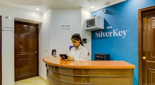 SilverKey Executive Stays 20036 Akash Neem Marg, Забронировать Отель Гургаон 