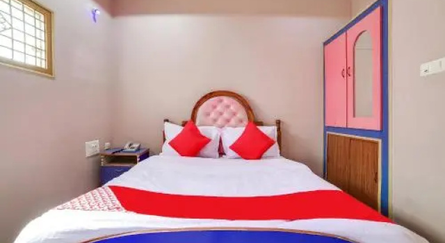 OYO 65103 Hashmi Residency, Забронировать Отель Куддапах штат Андхра-Прадеш
