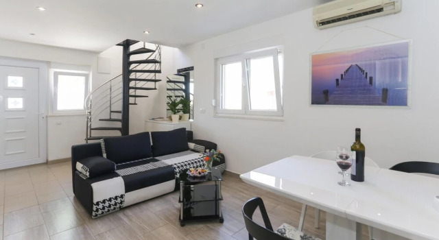 Holiday Home Rupotina with a large yard, pool and a beautiful view, Rezervasyon Otel Solin Split Region