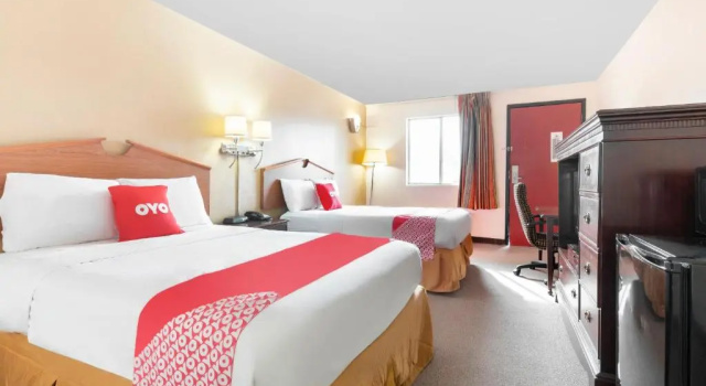 Четырёхместный номер Deluxe OYO Hotel Tulsa International Airport