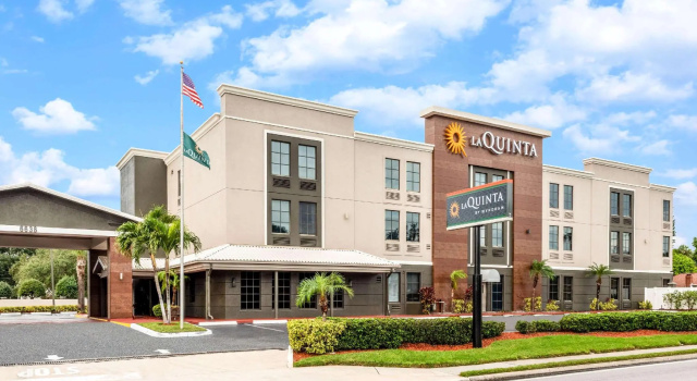 Четырёхместный номер Standard La Quinta Inn & Suites by Wyndham St. Petersburg Northeast