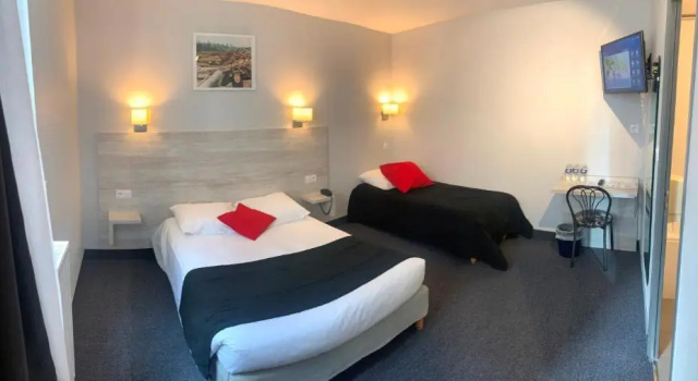 Трёхместный номер Standard Campanile Grenoble Centre Gare