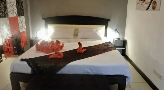 Четырёхместный номер Deluxe с балконом Hi Karon Beach
