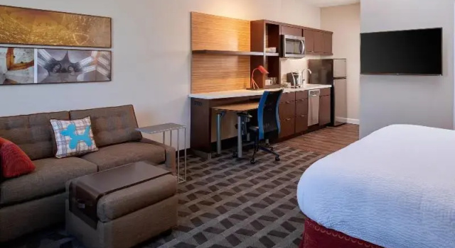 Двухместный люкс TownePlace Suites by Marriott Cleveland Solon