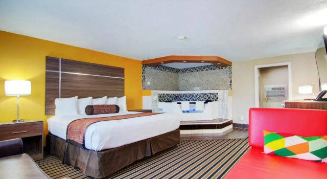 Двухместный люкс Deluxe Westbridge Inn & Suites