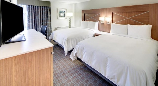 Четырёхместный номер Premium DoubleTree by Hilton Milwaukee Downtown
