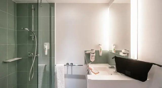 Трёхместный номер Standard Ibis Styles Nice Centre Gare