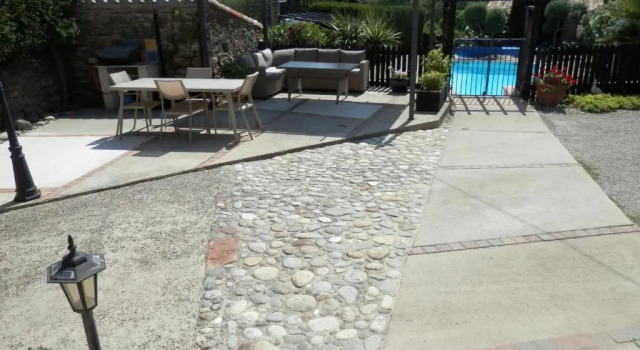 Maison de Laura, Rezerwuj Hotel Salsigne Aude