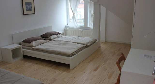 Berlincitystay, Забронировать Отель Берлин Германия, рядом с Рюдесхаймер-Плац