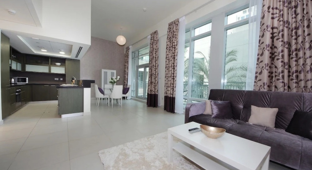 New Arabian Holiday Homes - Loft Central, Забронировать Отель Отели Эмирата Дубая с парковкой, рядом с Bay Avenue Park, Парковка